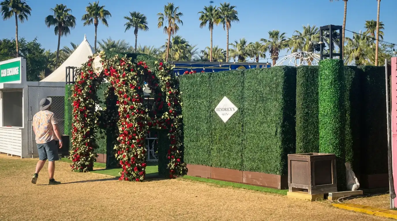 Custom hedge experience build for Hendrick's Gin at Stagecoach