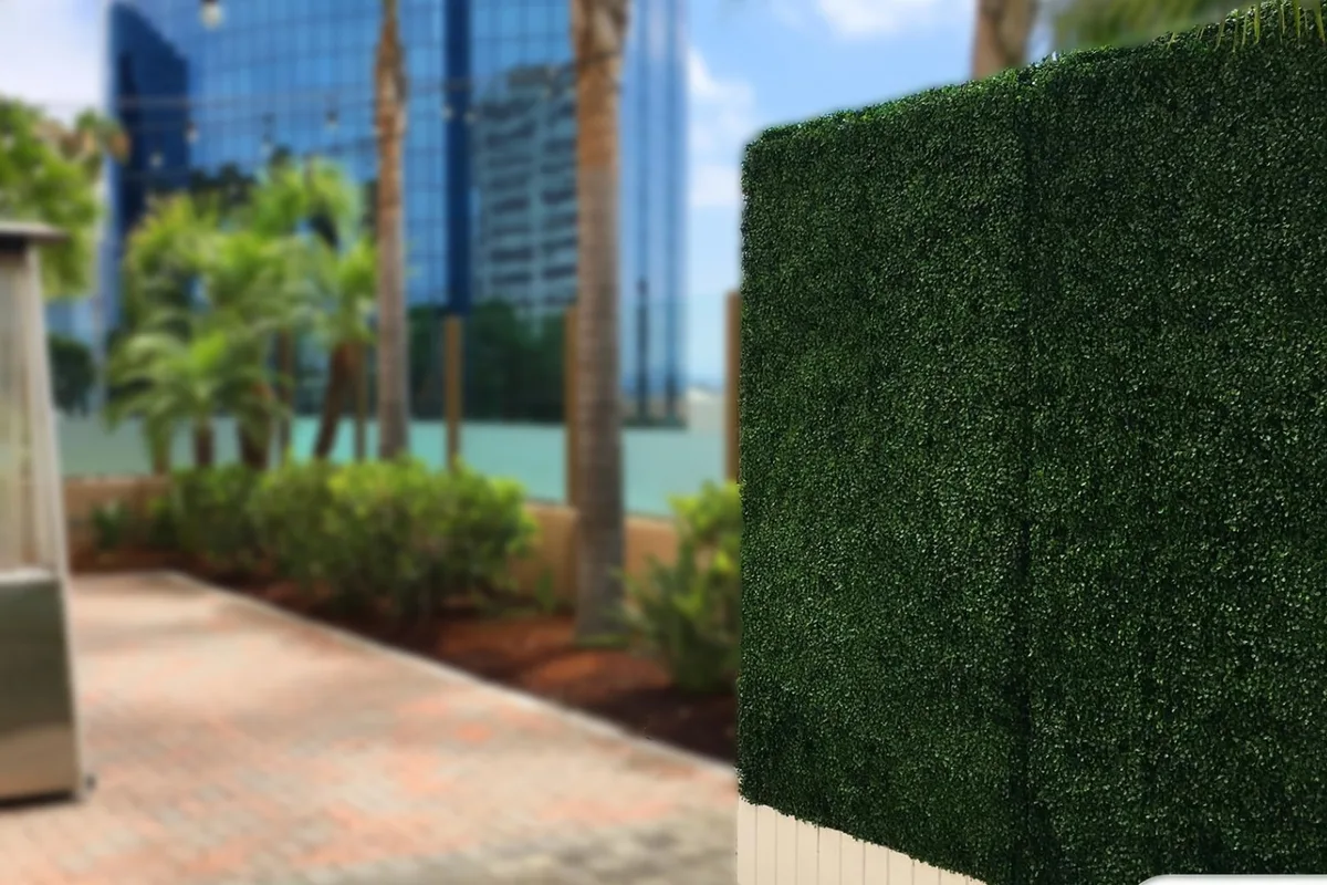 How Artificial Hedges Are Made: Materials, Manufacturing, and Quality