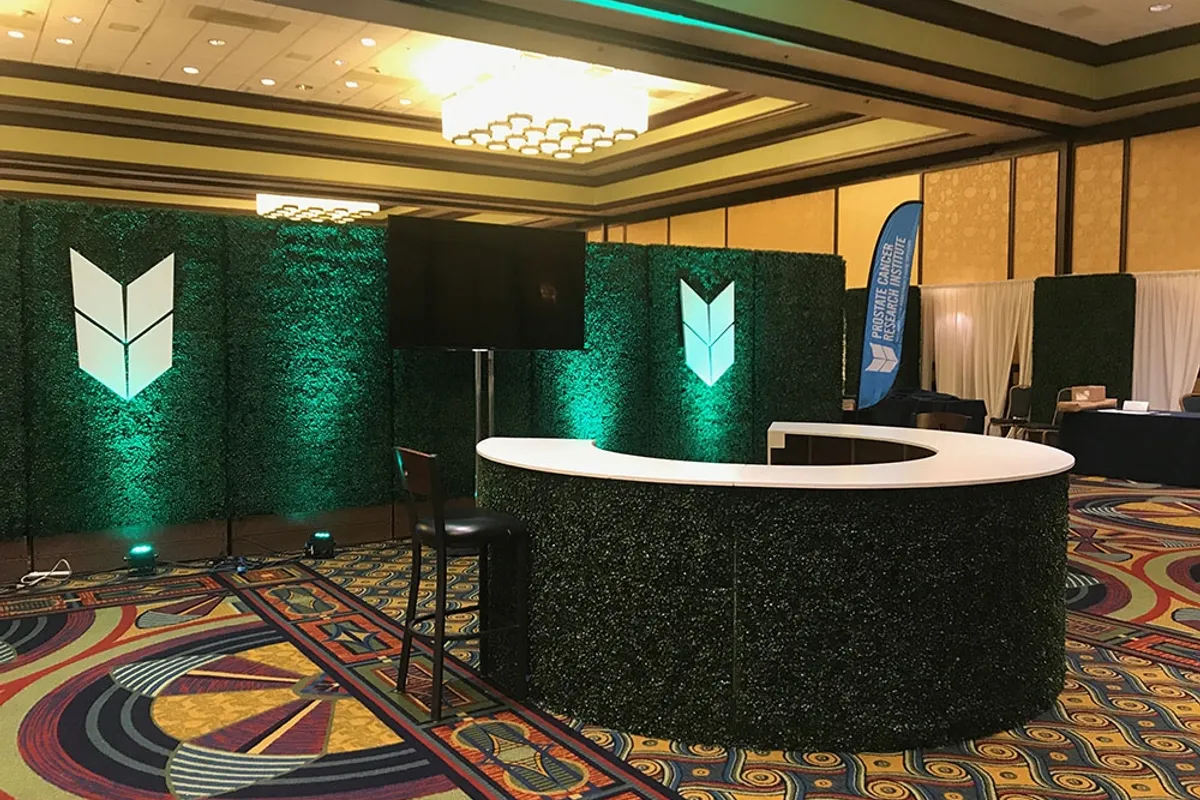 Using Artificial Hedge Walls at Outdoor Events: Heat, Wind, and Rain